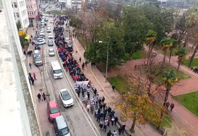 Samsun’da Emeklilerden Daha Adil Maaş Talebiyle Yürüyüş